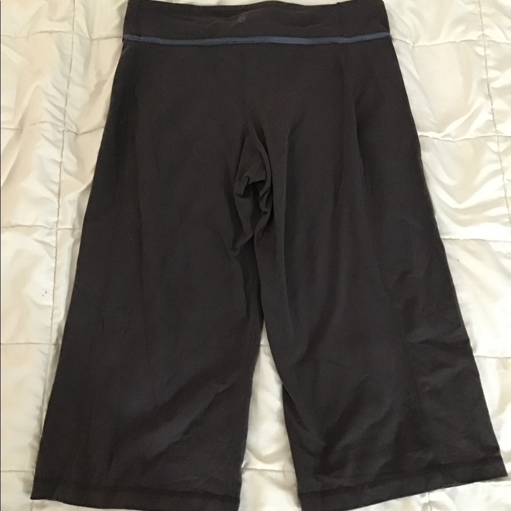 Lululemon wide leg capri pants Sz 10